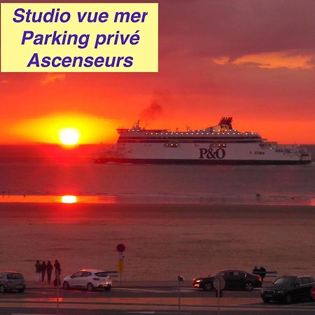 Au Rythme Des Ferrys Calais Exterior foto